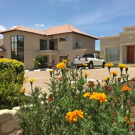 Hill View Inn Serowe Экстерьер фото