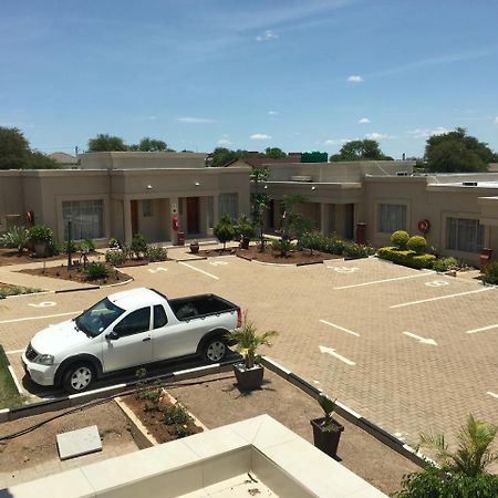 Hill View Inn Serowe Экстерьер фото