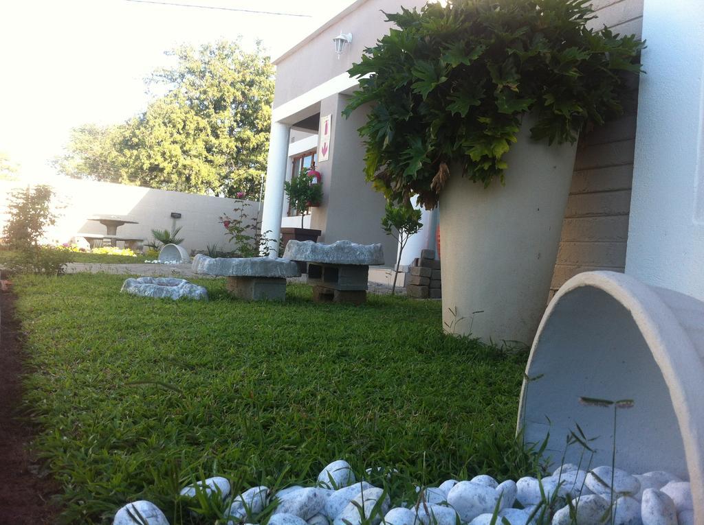 Hill View Inn Serowe Экстерьер фото