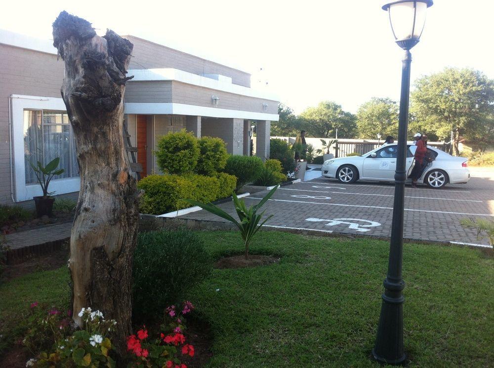 Hill View Inn Serowe Экстерьер фото