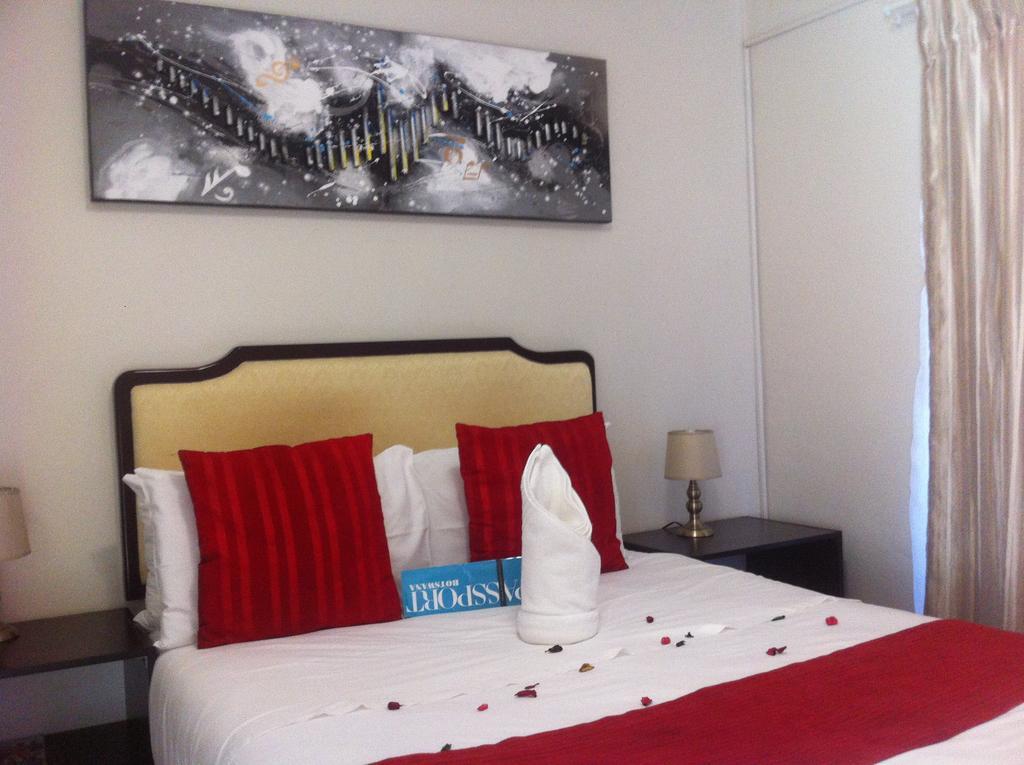 Hill View Inn Serowe Экстерьер фото