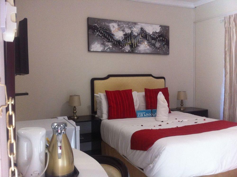 Hill View Inn Serowe Экстерьер фото
