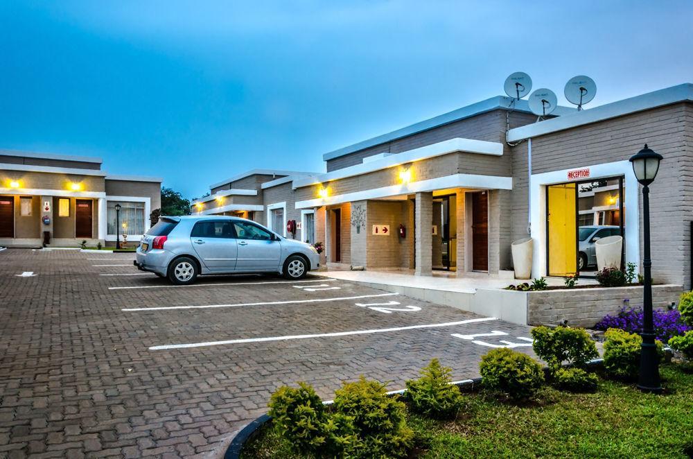 Hill View Inn Serowe Экстерьер фото